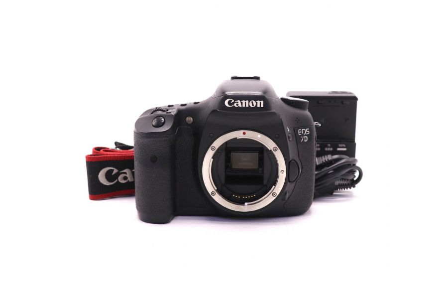 Canon EOS 7D body (пробег 12000 кадров)
