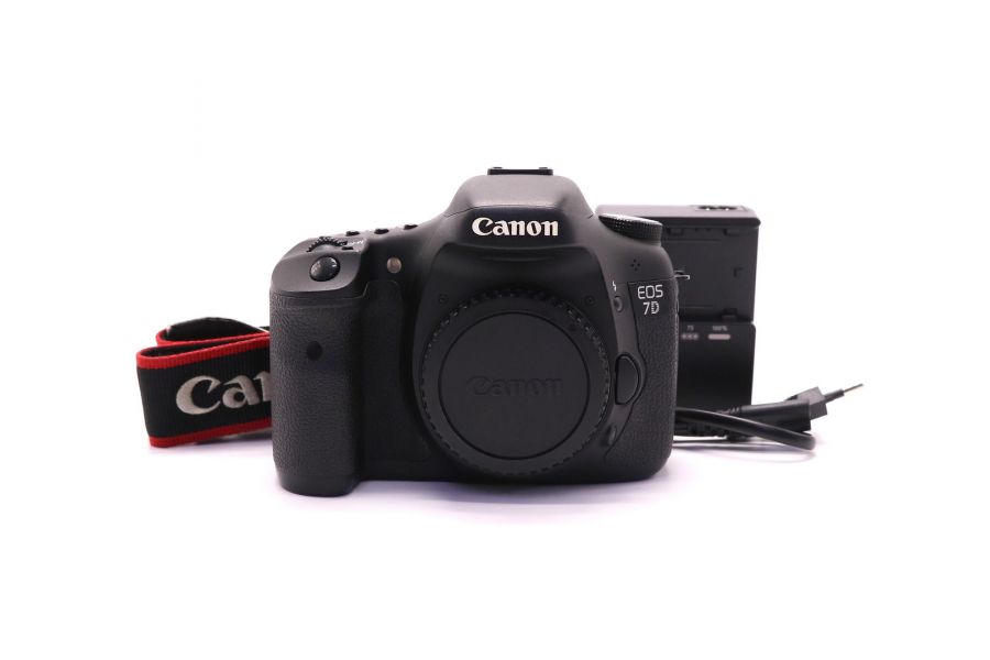 Canon EOS 7D body (пробег 15425 кадров)