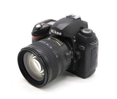 Nikon D70 kit 18-70mm f/3.5-4.5G ED-IF AF-S DX Zoom Nikkor