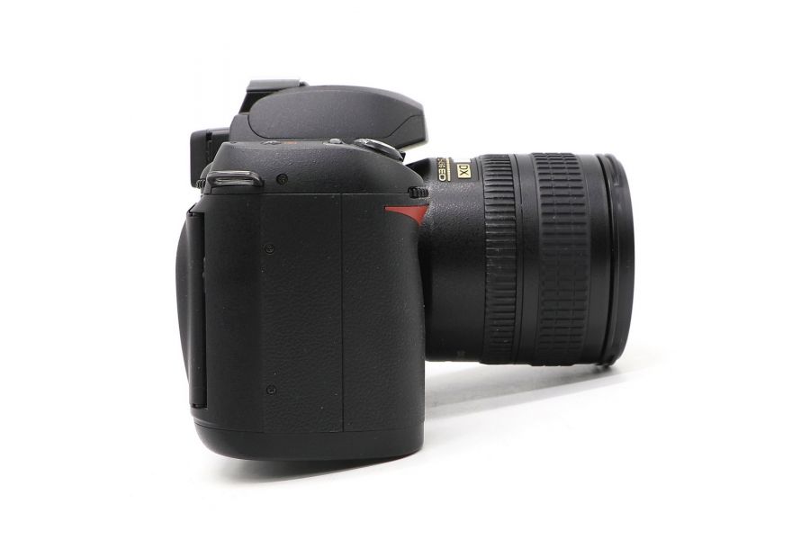 Nikon D70 kit 18-70mm f/3.5-4.5G ED-IF AF-S DX Zoom Nikkor