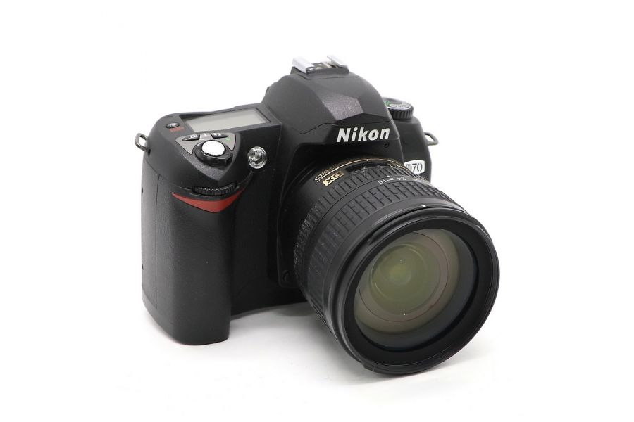 Nikon D70 kit 18-70mm f/3.5-4.5G ED-IF AF-S DX Zoom Nikkor