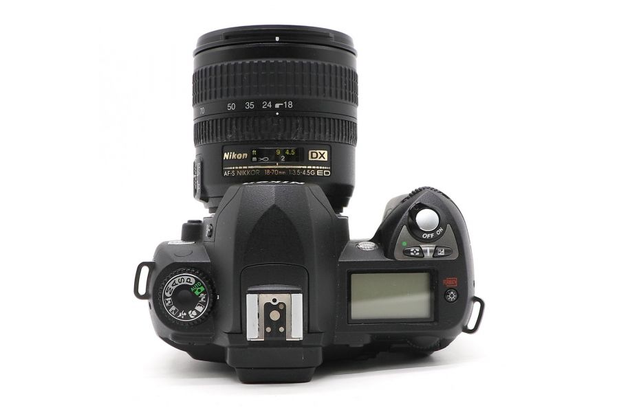 Nikon D70 kit 18-70mm f/3.5-4.5G ED-IF AF-S DX Zoom Nikkor