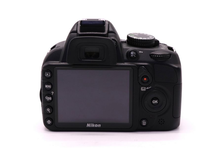 Nikon D3100 kit (пробег 1600 кадров)