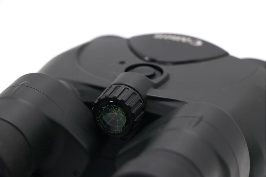Бинокль Canon 10x30 IS