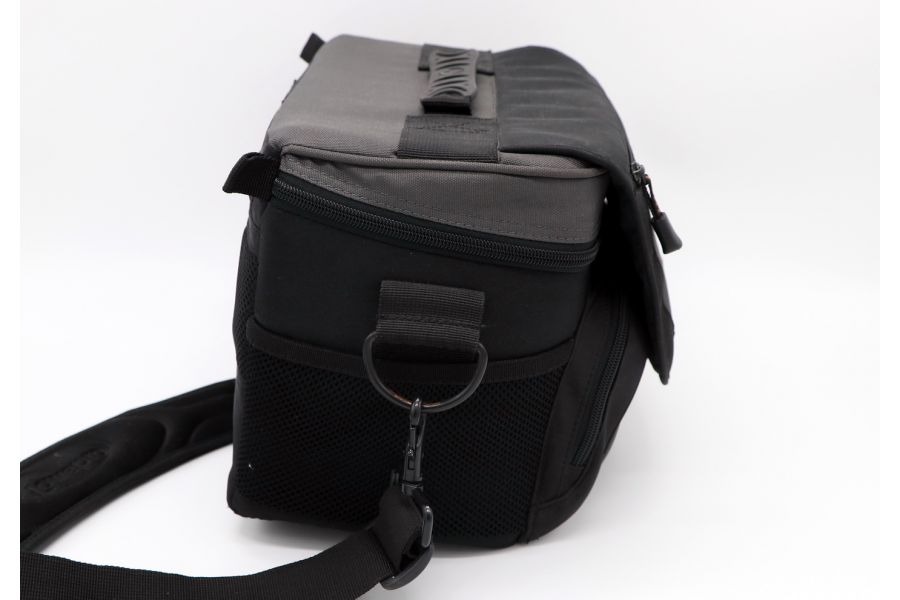 Сумка Lowepro Nova Mini