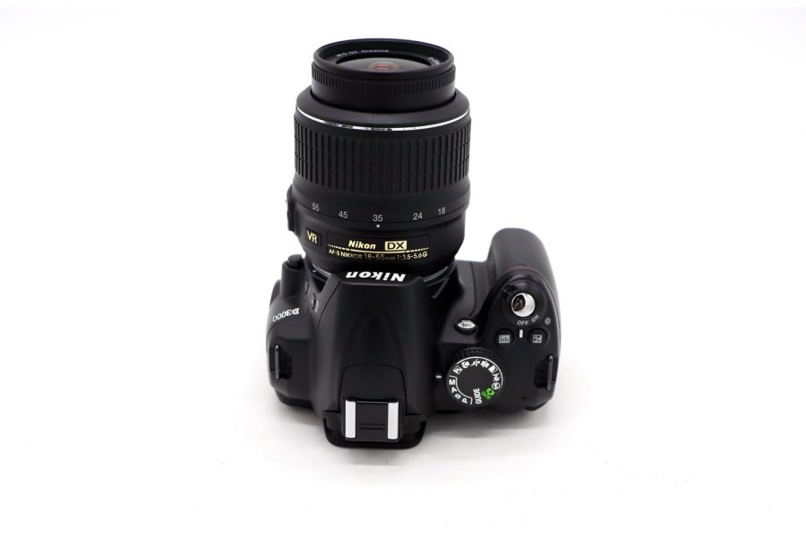 Nikon D3000 kit (пробег 41612 кадров)