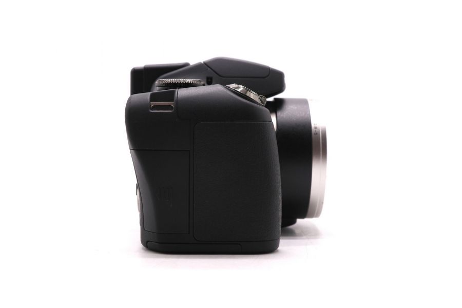 Компактная цифровая фотокамера Olympus SP-590UZ 