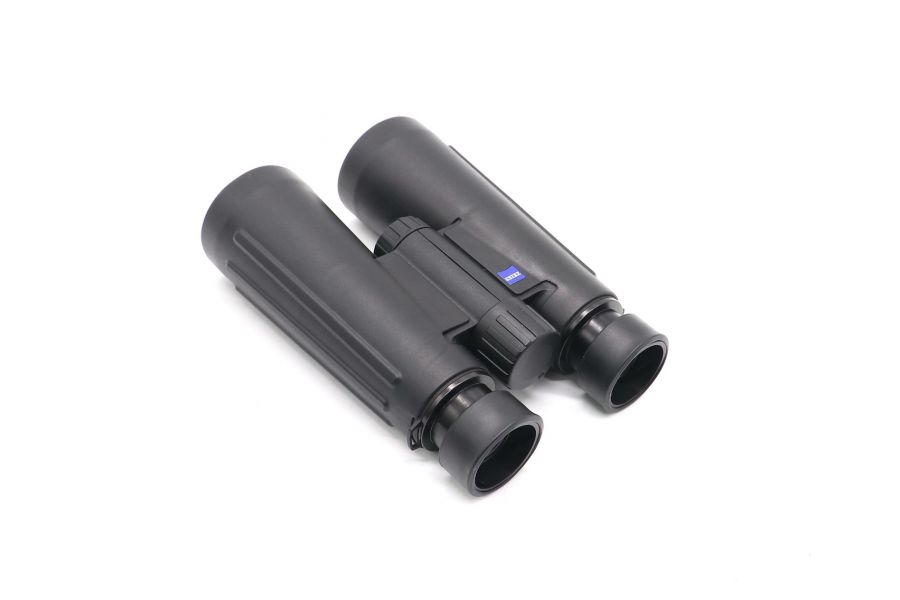 Бинокль Zeiss 15x45 BT* Conquest