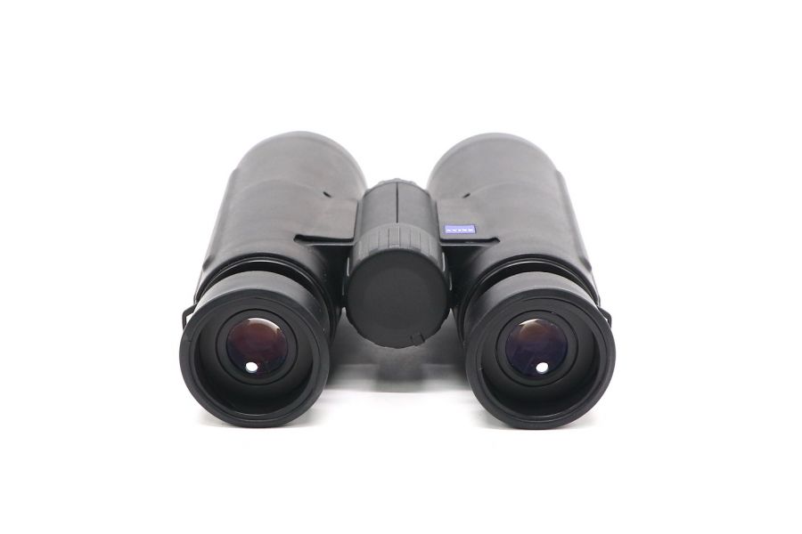 Бинокль Zeiss 15x45 BT* Conquest