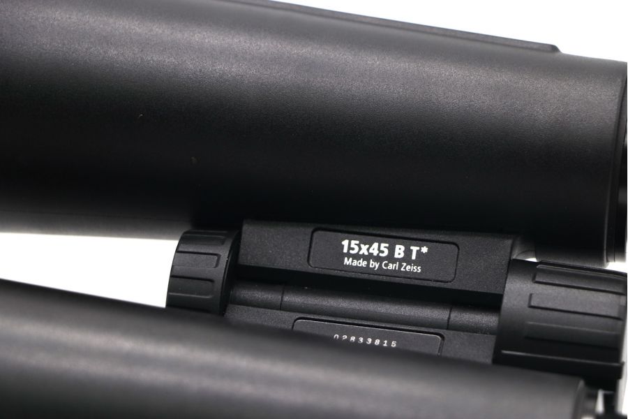 Бинокль Zeiss 15x45 BT* Conquest