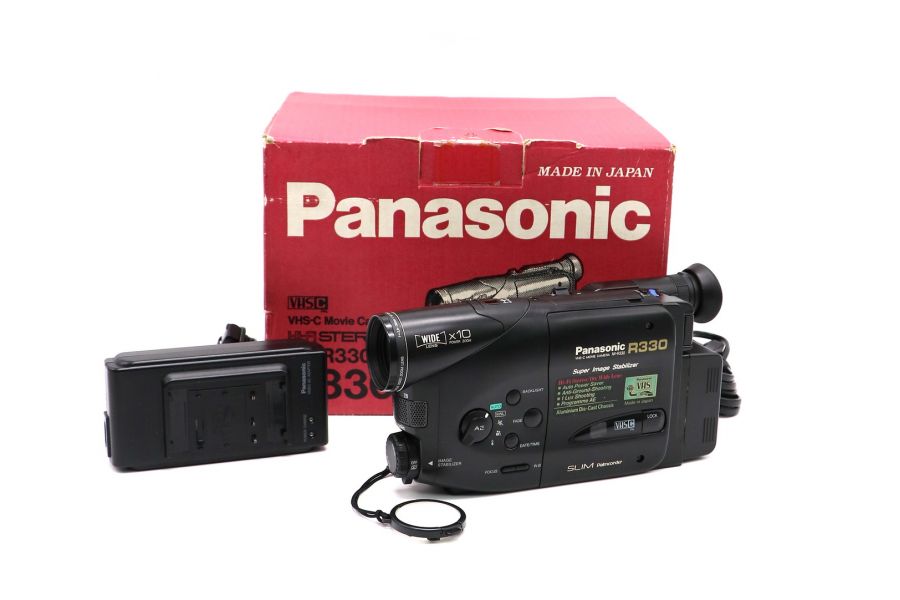 Видеокамера Panasonic NV-R330EN в упаковке