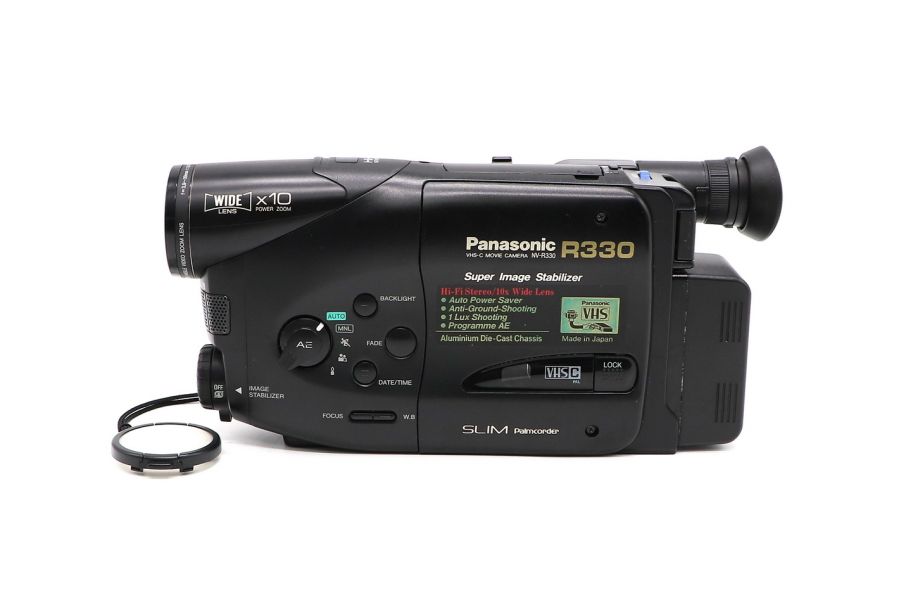 Видеокамера Panasonic NV-R330EN в упаковке