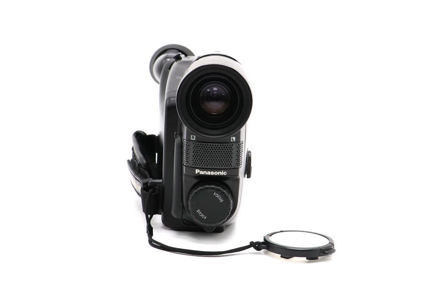 Видеокамера Panasonic NV-R330EN в упаковке