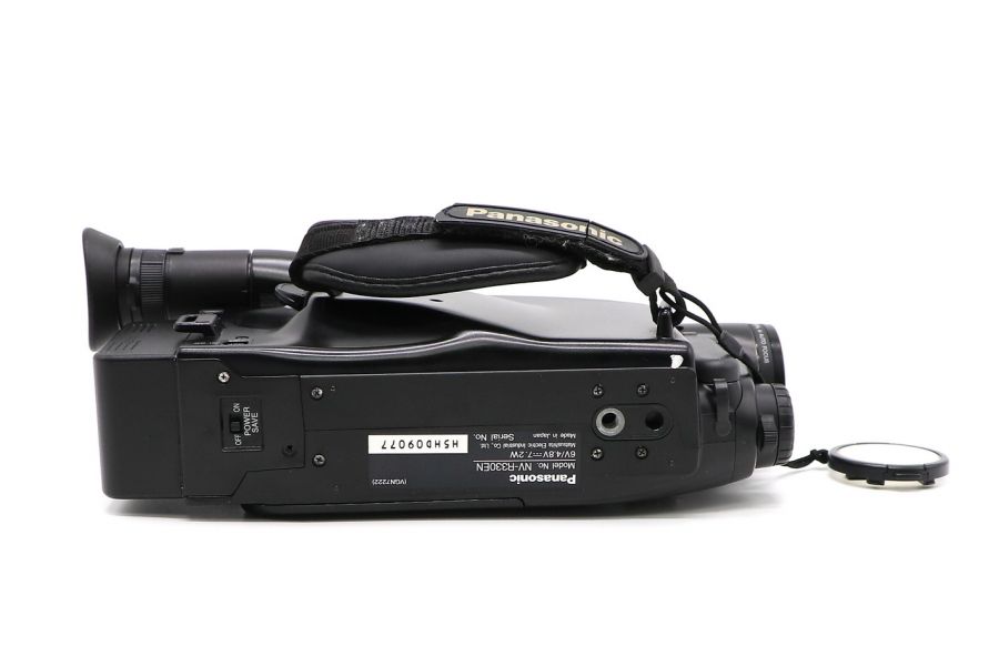 Видеокамера Panasonic NV-R330EN в упаковке