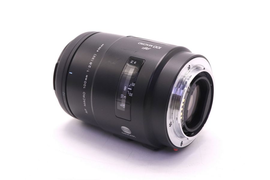 Minolta AF 100mm f/2.8(32) Macro