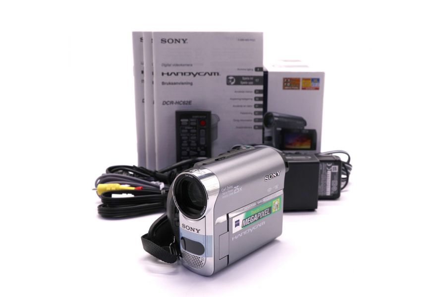 Видеокамера Sony DCR-HC62E в упаковке