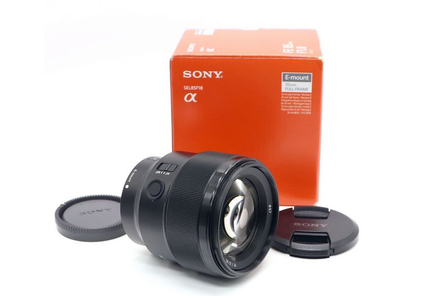 Sony FE 85mm f/1.8 (SEL85F18) в упаковке