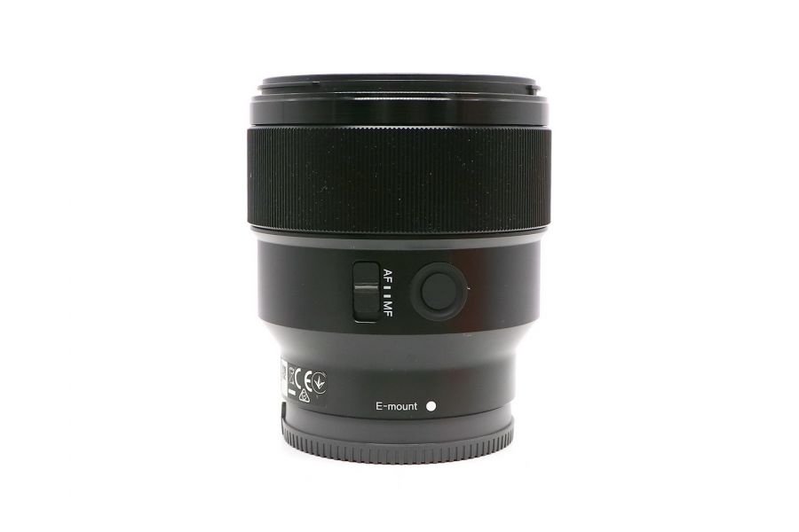 Sony FE 85mm f/1.8 (SEL85F18) в упаковке