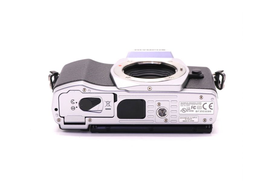 Olympus OM-D E-M5 body (пробег 1985 кадров)