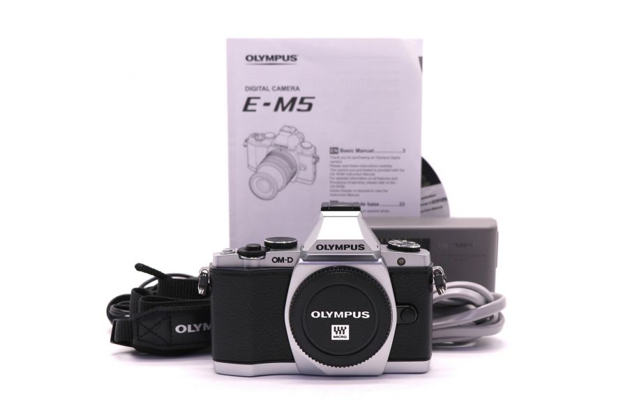 Olympus OM-D E-M5 body (пробег 1985 кадров)