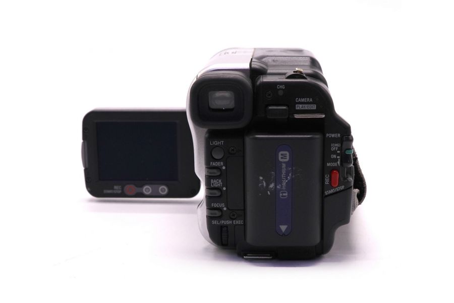 Видеокамера Sony CCD-TRV438E 