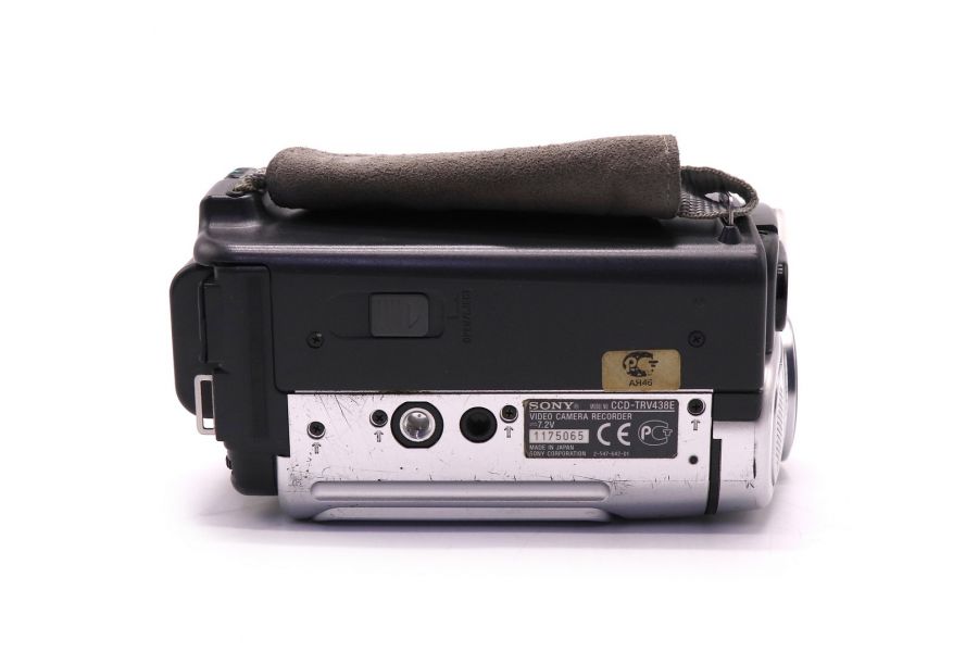 Видеокамера Sony CCD-TRV438E 