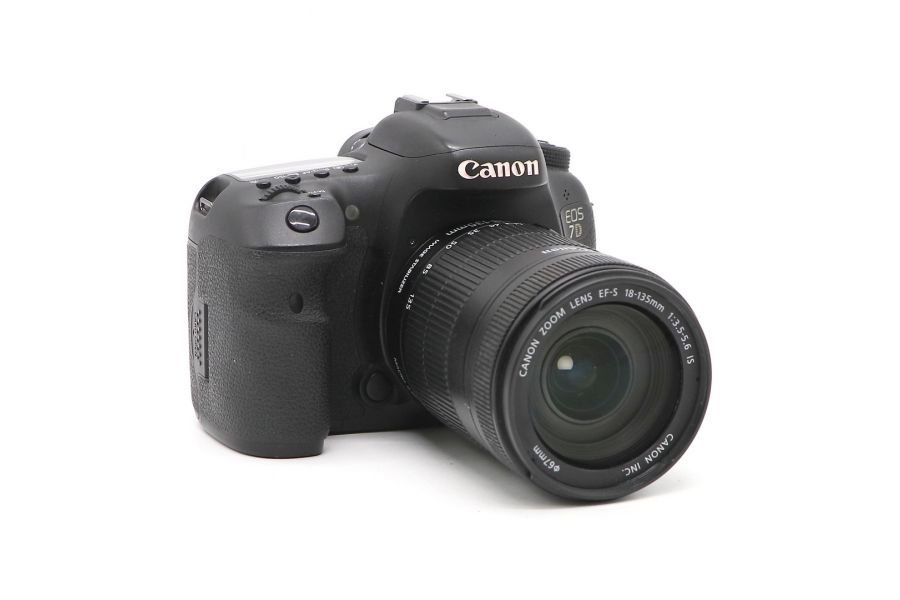 Canon EOS 7D Mark II kit 18-135mm 3.5-5.6 IS