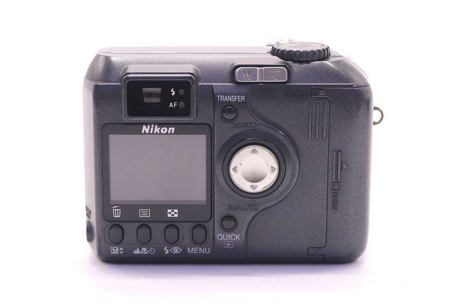 Nikon Coolpix 885 (Korea, 2005)
