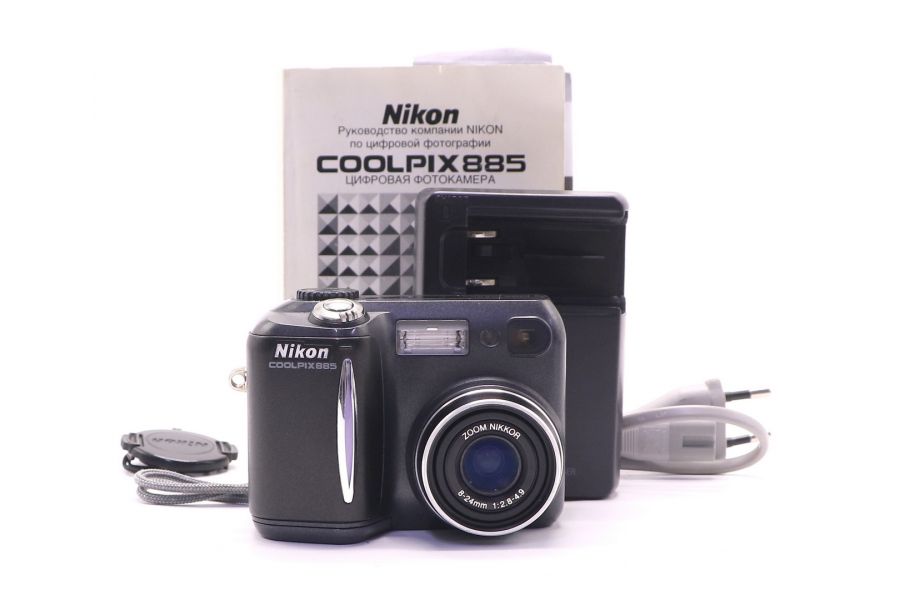Nikon Coolpix 885 (Korea, 2005)