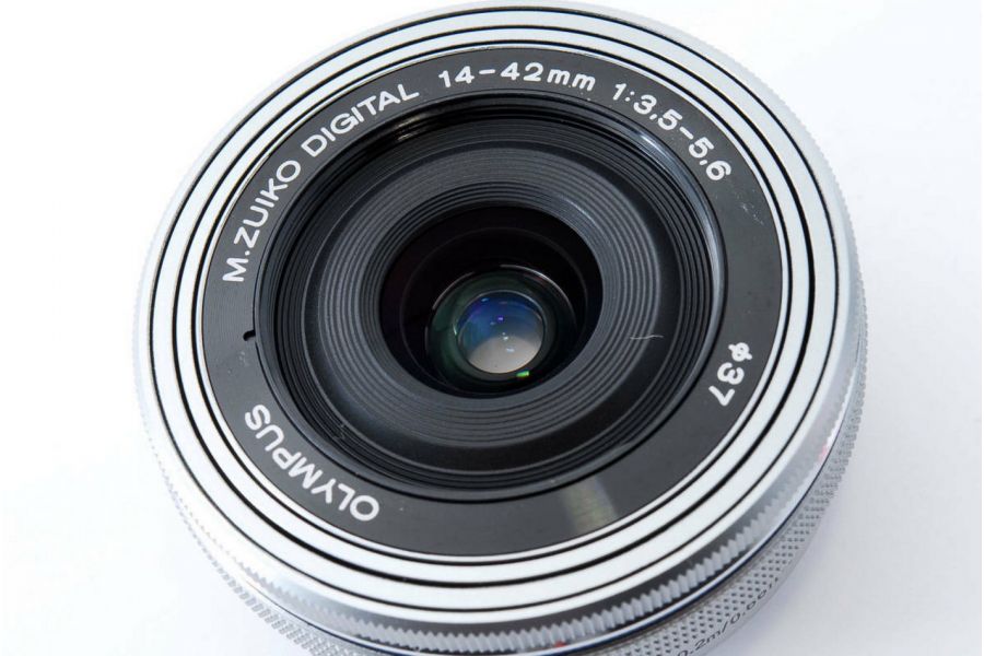 Olympus M.Zuiko Digital 14-42mm f/3.5-5.6 silver
