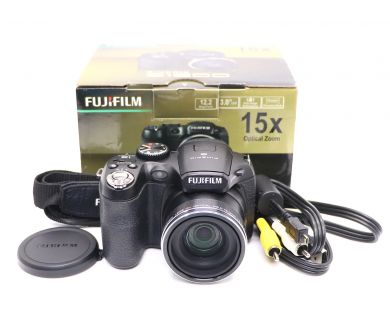 Fujifilm FinePix S1600 в упаковке