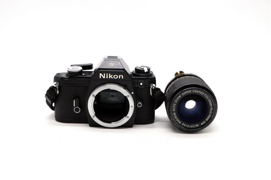 Nikon EM + Rokinon Auto Zoom Super Coated f/3.5-4.5 35-70mm 