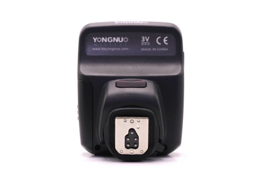 Радиосинхронизатор Yongnuo YN-E3-RT II в упаковке