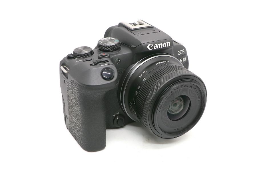 Canon EOS R10 kit (пробег 2000 кадров)