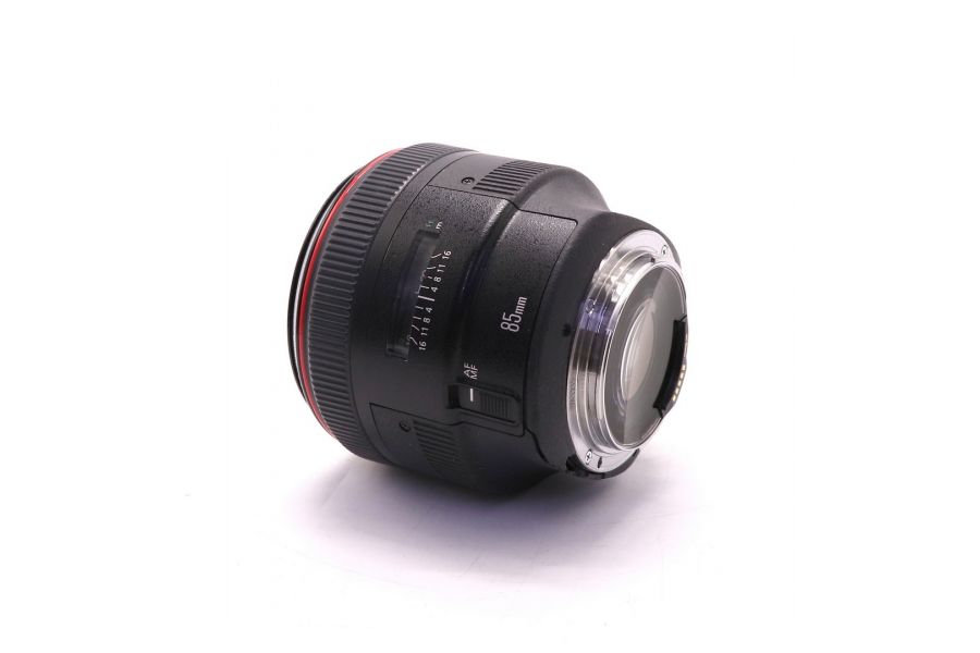 Canon EF 85mm f/1.2L II USM (Japan, 2017)