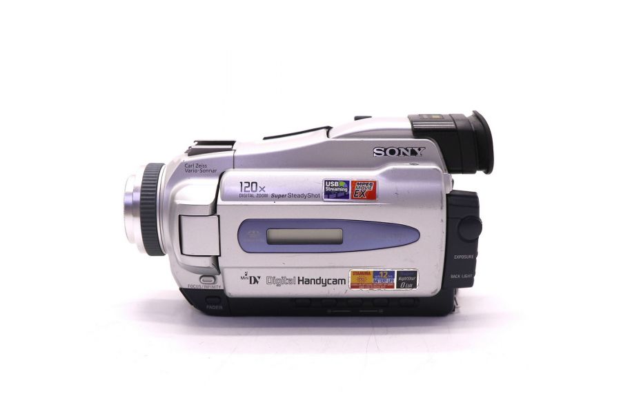 Видеокамера Sony DCR-TRV18