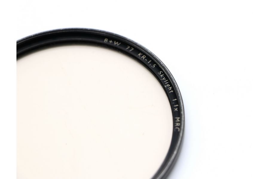 Светофильтр B+W 77 KR-1.5 Skylight 1.1x MRC