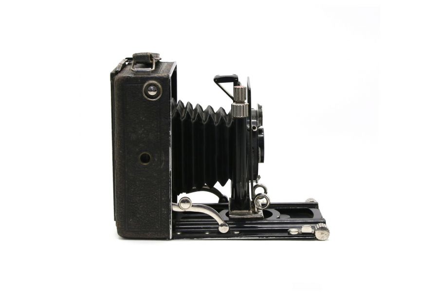 Voigtlander Bergheil 9x12 with Heliar 4.5/10,5cm