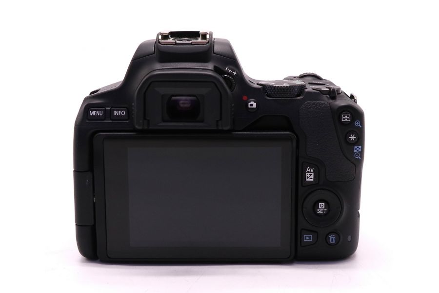 Canon EOS 250D kit (пробег 25 кадров)