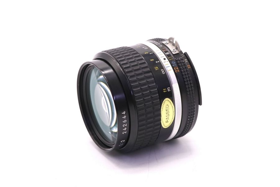 Nikon 35mm f/2 Nikkor