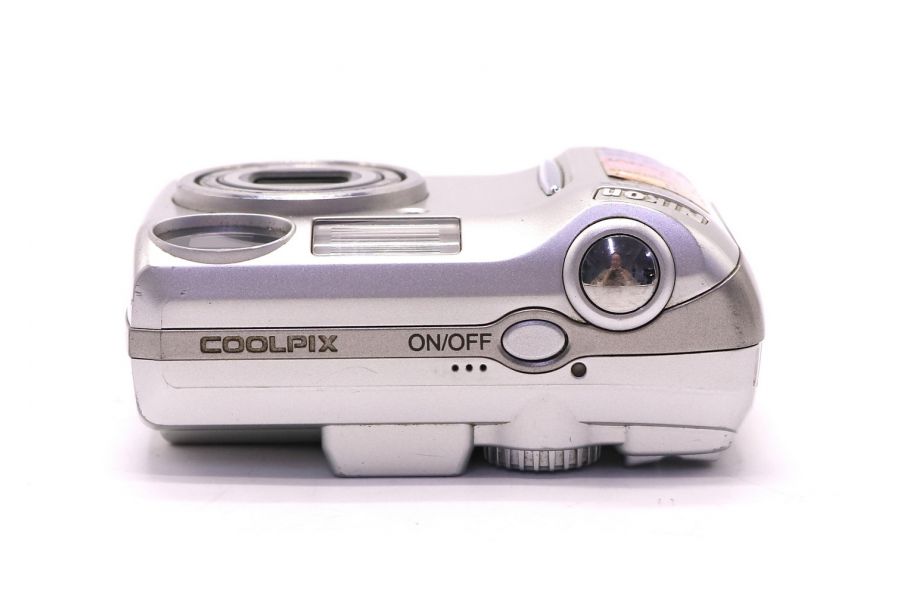 Nikon Coolpix 5600 (Japan, 2005)