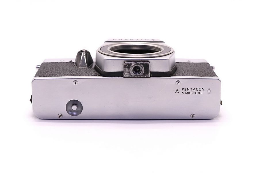 Praktica L body (Germany, 1968)