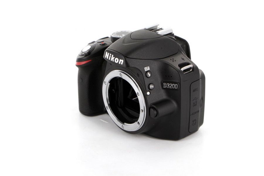 Nikon D3200 body б/у