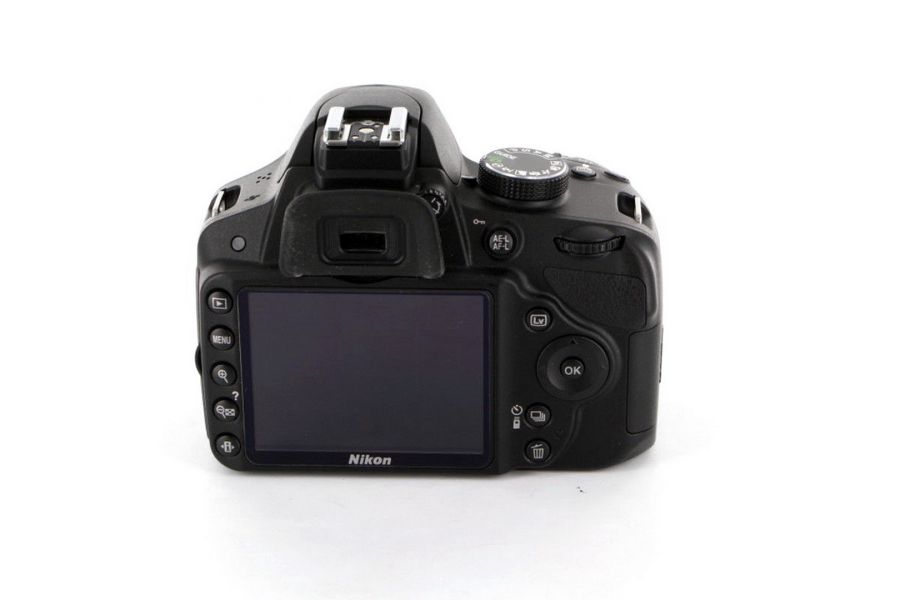 Nikon D3200 body б/у