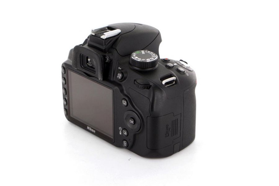 Nikon D3200 body б/у