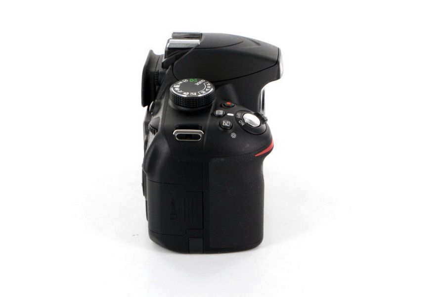 Nikon D3200 body б/у