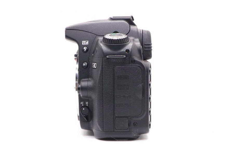 Nikon D90 body в упаковке (пробег 3125 кадров)