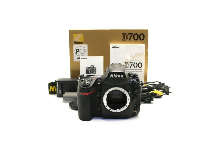 Nikon D700 body в упаковке (пробег 153830 кадров)