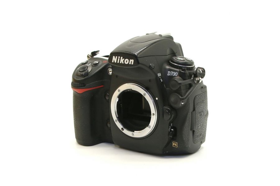 Nikon D700 body в упаковке (пробег 153830 кадров)