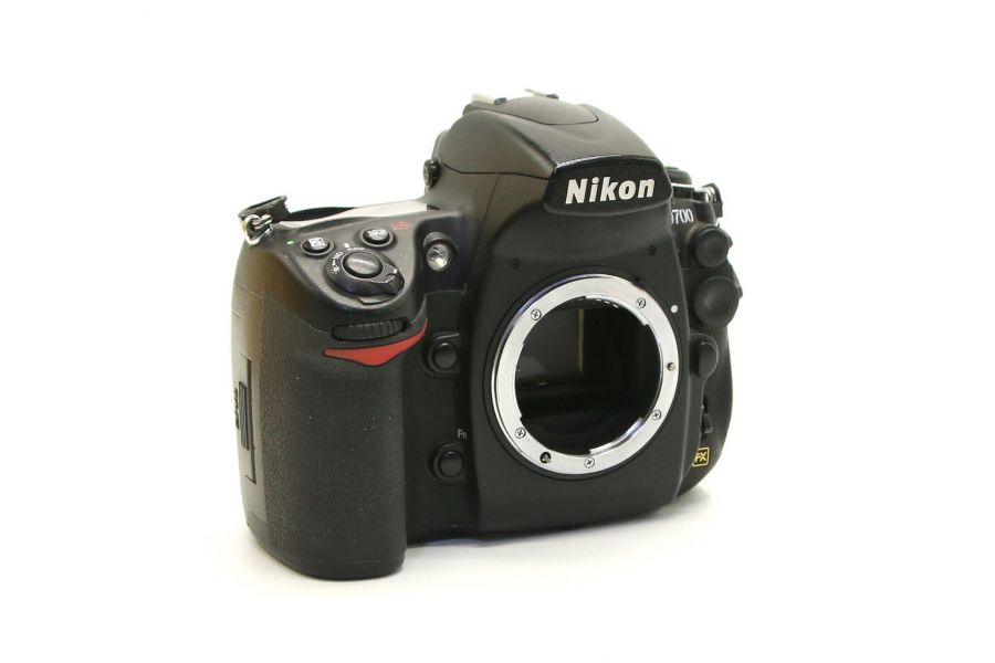 Nikon D700 body в упаковке (пробег 153830 кадров)